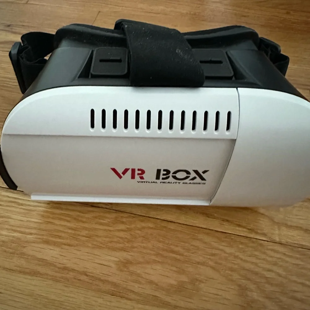 White Virtual Reality Headset